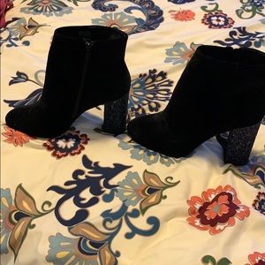Call it Spring Booties black velvet